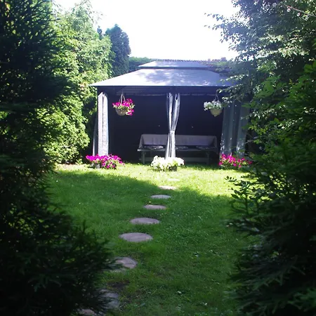 Private House 2km From Old Town בית נופש