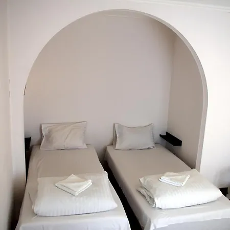 Private House 2km From Old Town בית נופש ריגה