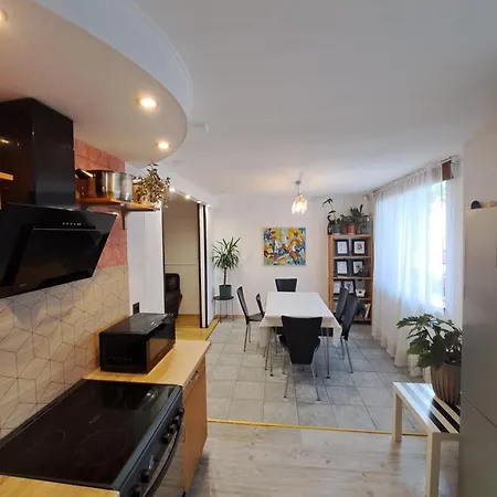 בית נופש Private House 2km From Old Town